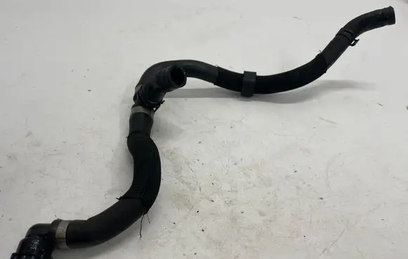 Mercedes-Benz C W204 Engine coolant pipe/hose