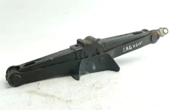Renault Megane I Spare wheel mounting bracket 
