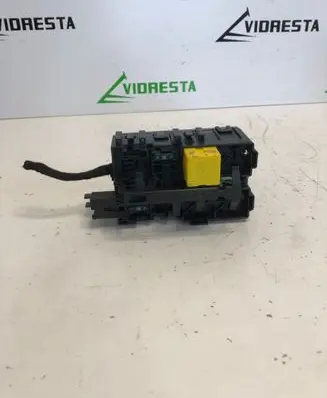 Opel Corsa F Fuse module 9675730380