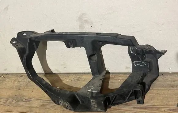 Mitsubishi Colt Headlight/headlamp mounting bracket MN105060