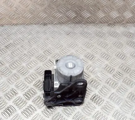Volkswagen Golf VII ABS Pump 28515788413 5Q0614517CR