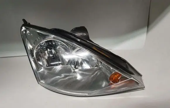 Ford Focus Headlight/headlamp