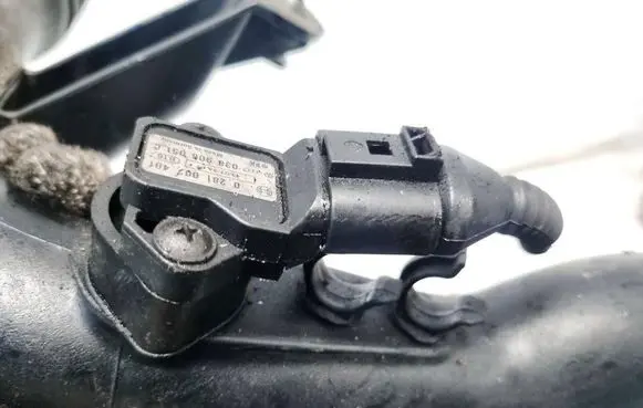 Skoda Superb B5 (3U) Air pressure sensor 038906051C 0281002401