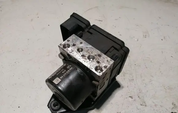 Skoda Octavia Mk2 (1Z) ABS Pump 1K0907379BD 1K0614517CN