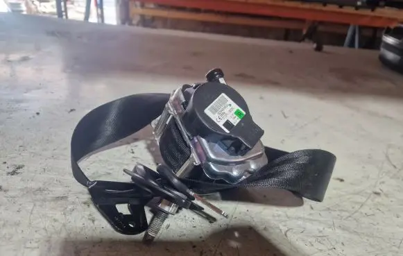 Jaguar XE Front seatbelt