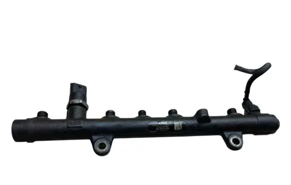Opel Vivaro Fuel main line pipe 0445214065 8200330912 000560L3