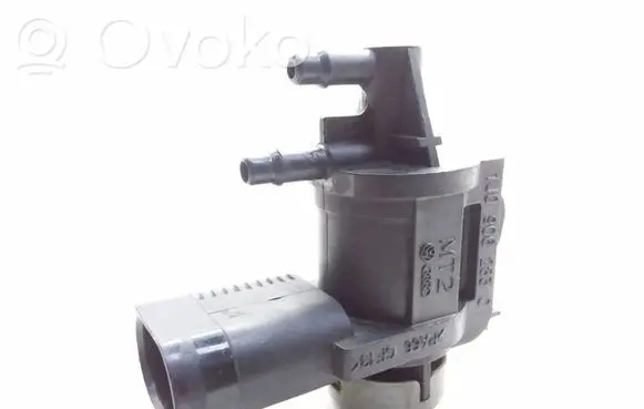 Volkswagen Golf IV Turbo solenoid valve 1J0906283C