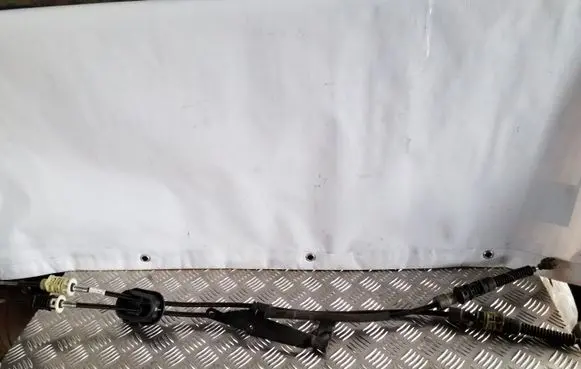 Gear shift cable linkage