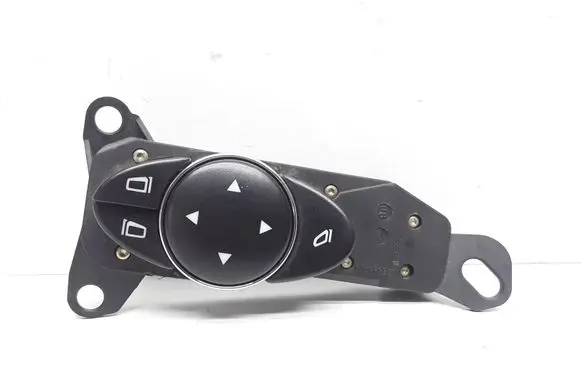 Mercedes-Benz E W211 Wing mirror switch 2118208510