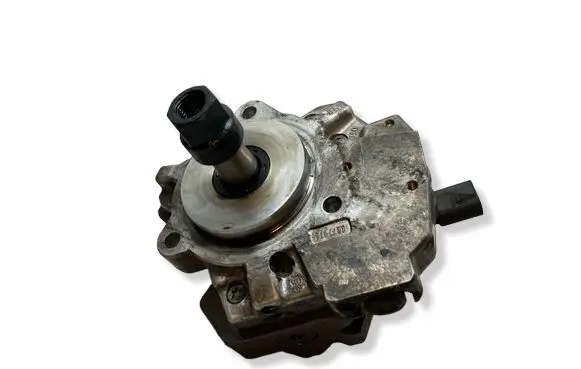 BMW X5 E53 Fuel injection high pressure pump 0445010073