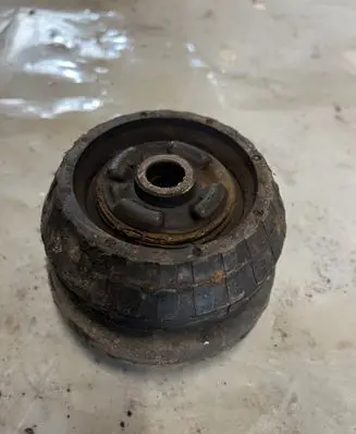 Mercedes-Benz Vito Viano W639 Front upper strut mount 