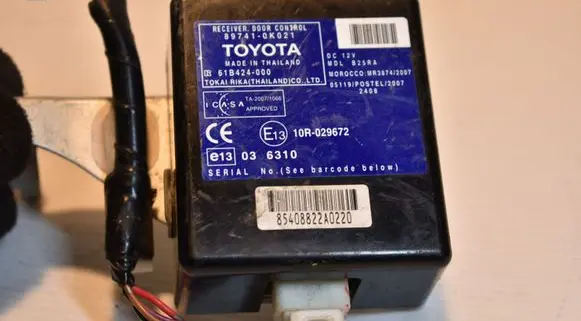 Toyota Hilux (AN10, AN20, AN30) Door control unit/module 897410K021