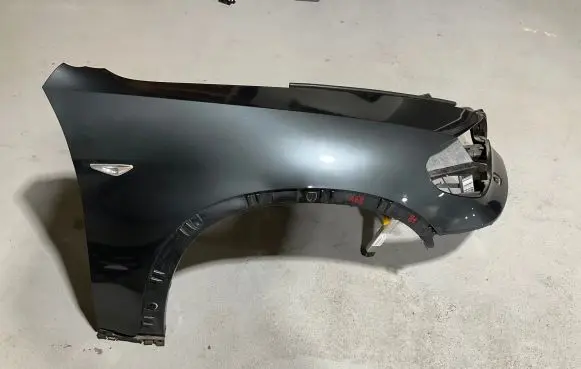 BMW X5 E70 Fender