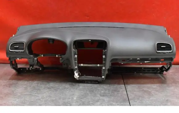 Volkswagen Golf V Dashboard 