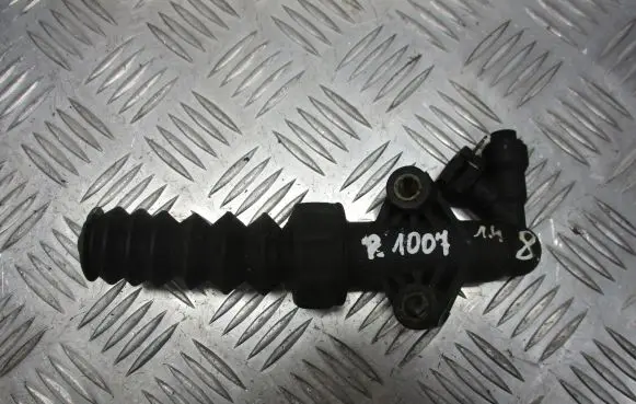 Peugeot 1007 Clutch slave cylinder 