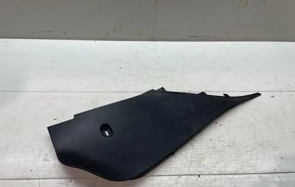 Foot area side trim