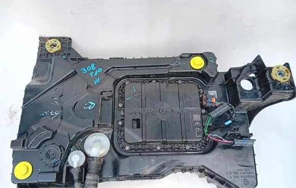 Peugeot 308 AdBlue liquid reservoir 
