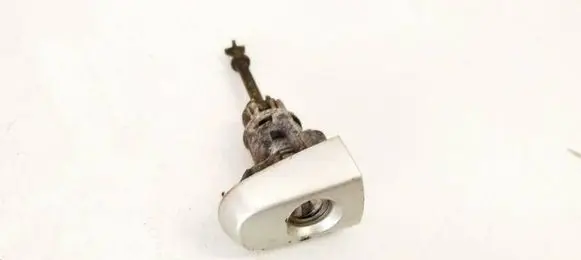 Toyota Avensis T250 Front door lock (next to the handle) 