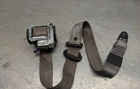 Audi A4 S4 B7 8E 8H Front seatbelt 8E0857705F 560788401