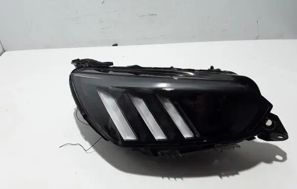 Peugeot 208 Headlight/headlamp 9841641980