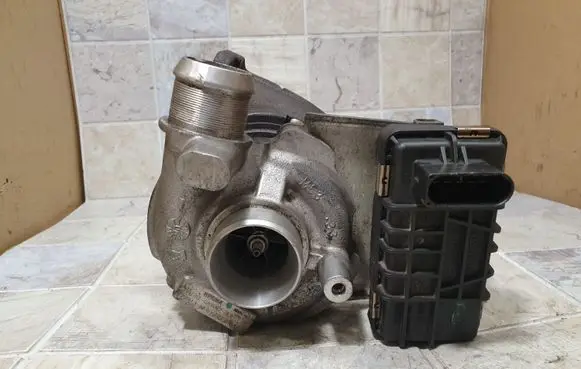 Peugeot 607 Turbo 4U3Q6K682AJ 72334112