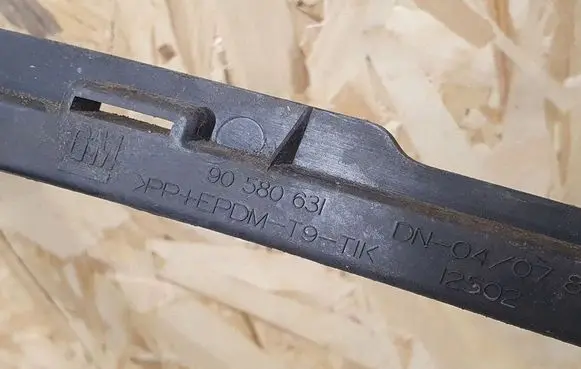 Opel Zafira A Front bumper lower grill 90580631