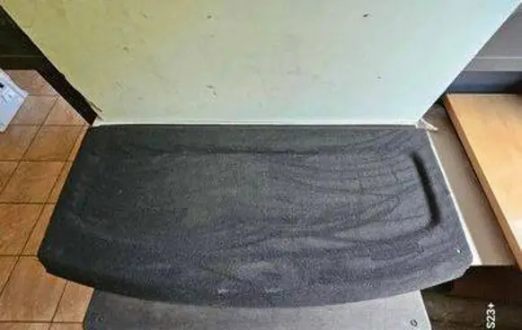 Volkswagen Golf V Parcel shelf