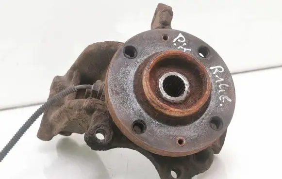 Peugeot 207 Front wheel hub spindle knuckle