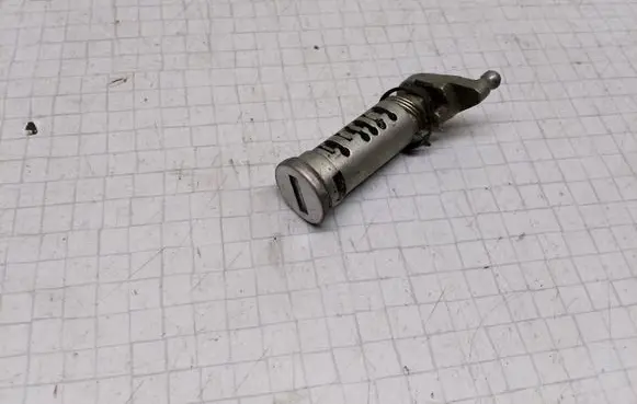 Audi 100 200 5000 C3 Front door lock (next to the handle) 