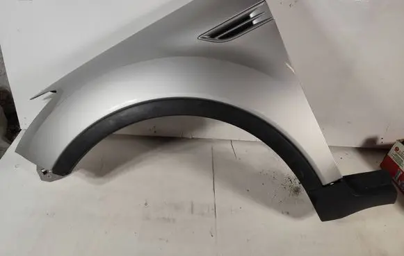 Ford Kuga I Fender 8V4116016A