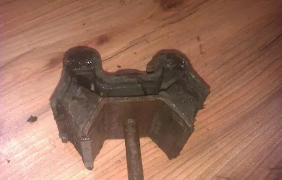 Mercedes-Benz ML W163 Engine mount bracket a1632400117