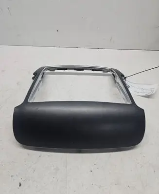 KIA Sorento Radio/GPS head unit trim BL9WBKLBLL