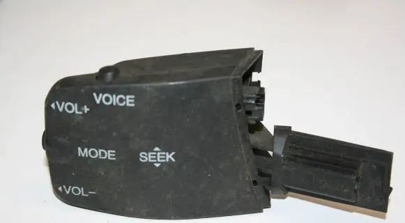 Ford Focus Sound control switch 758709