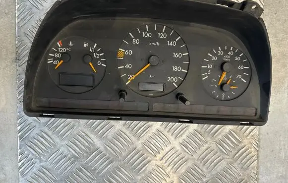 Mercedes-Benz Vito Viano W638 Speedometer (instrument cluster) MB0005424001