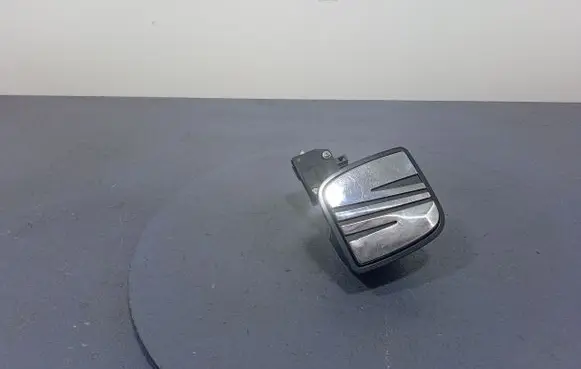Seat Cordoba (6L) Tailgate/trunk/boot exterior handle 6L6827565C