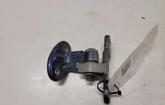 Volvo V50 Rear door lower hinge