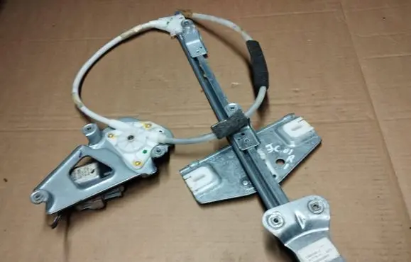 Jeep Cherokee III KJ Front door window regulator with motor 55360030AD