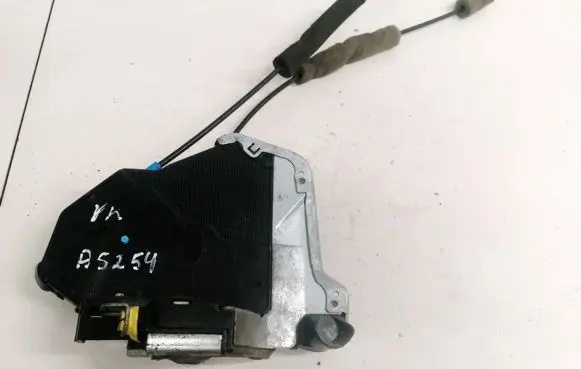 Lexus IS 220D-250-350 Front door lock 8A1517 R48A1517