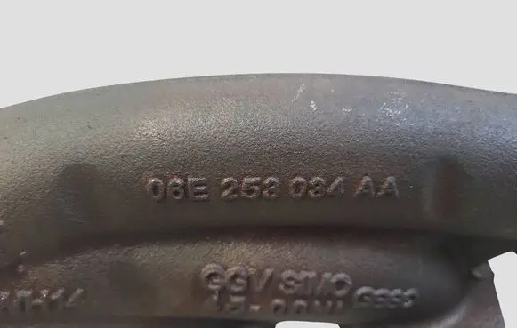 Audi Q5 SQ5 8R Exhaust manifold 06E253034AA