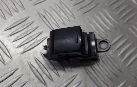 Nissan Note (E11) Electric window control switch
