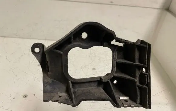 Audi A6 S6 C5 4B Front bumper mounting bracket 4B0853922B