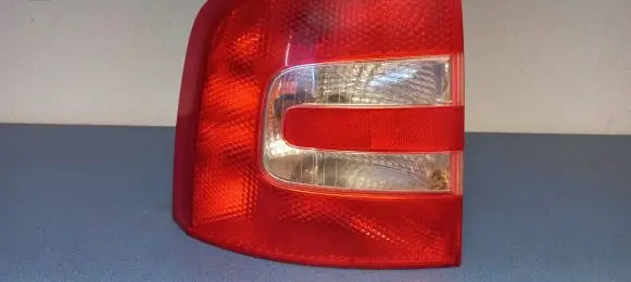 Skoda Octavia Mk2 (1Z) Rear/tail lights 1Z9945257