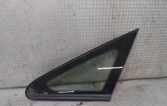 Opel Zafira B Front triangle window/glass 
