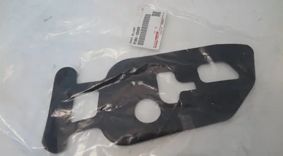 Toyota Corolla E160 E170 Trunk rubber seal (body) 81584-02A20