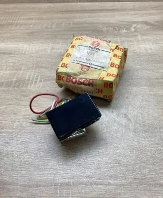 Mercedes-Benz 250 280 C CE W114 Window wiper relay 0335320005000 0335320005