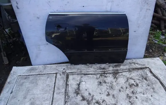 Audi A4 S4 B5 8D Rear door