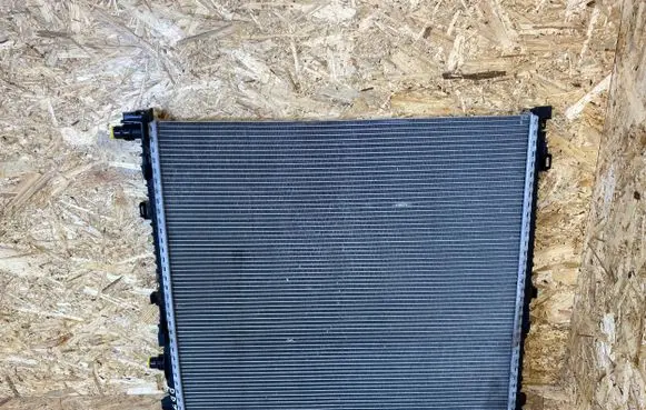 BMW X5 G05 Coolant radiator 8655757