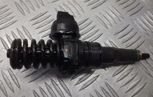Skoda Octavia Mk2 (1Z) Fuel injector 038130073AG