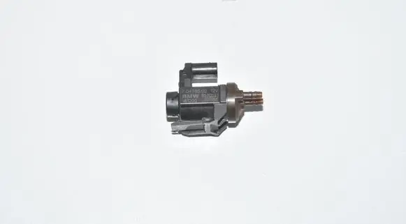 BMW X3 G01 Turbo solenoid valve 8570591 11748570591