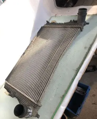 Volkswagen Jetta VI Intercooler radiator 1k0145803